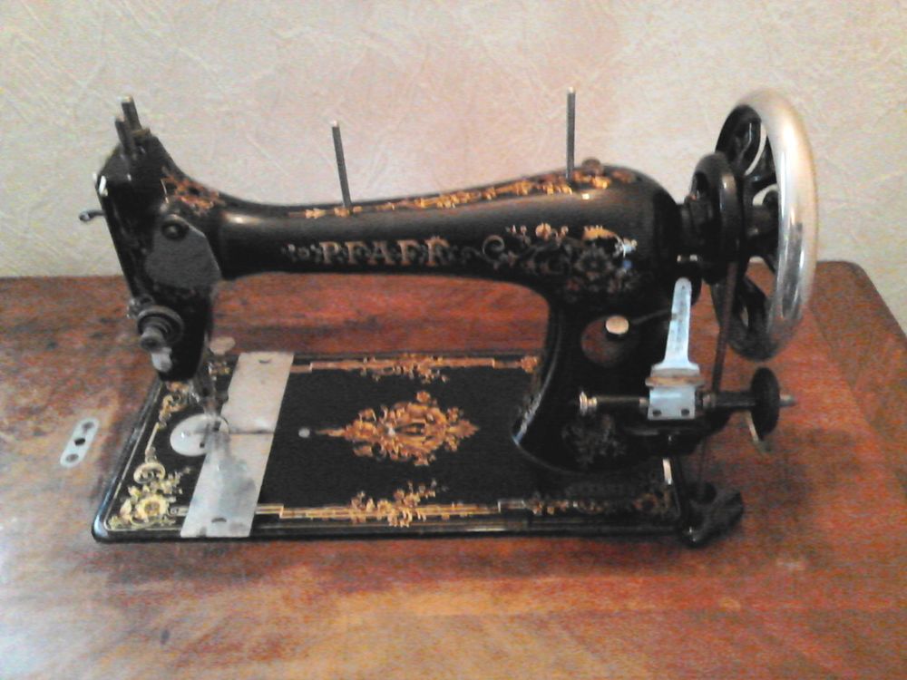 MACHINE A COUDRE PFAFF 60 Saint-Jean-sur-Veyle (01)