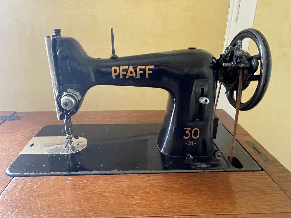 Machine �  coudre Pfaff collection ann�es 50 150 Cusset (03)