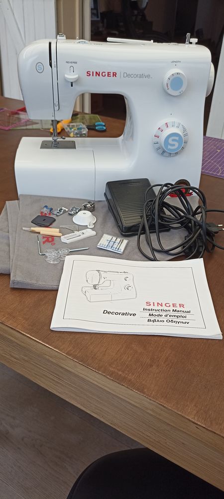 Machine � coudre Singer Decorative 100 Monsteroux-Milieu (38)