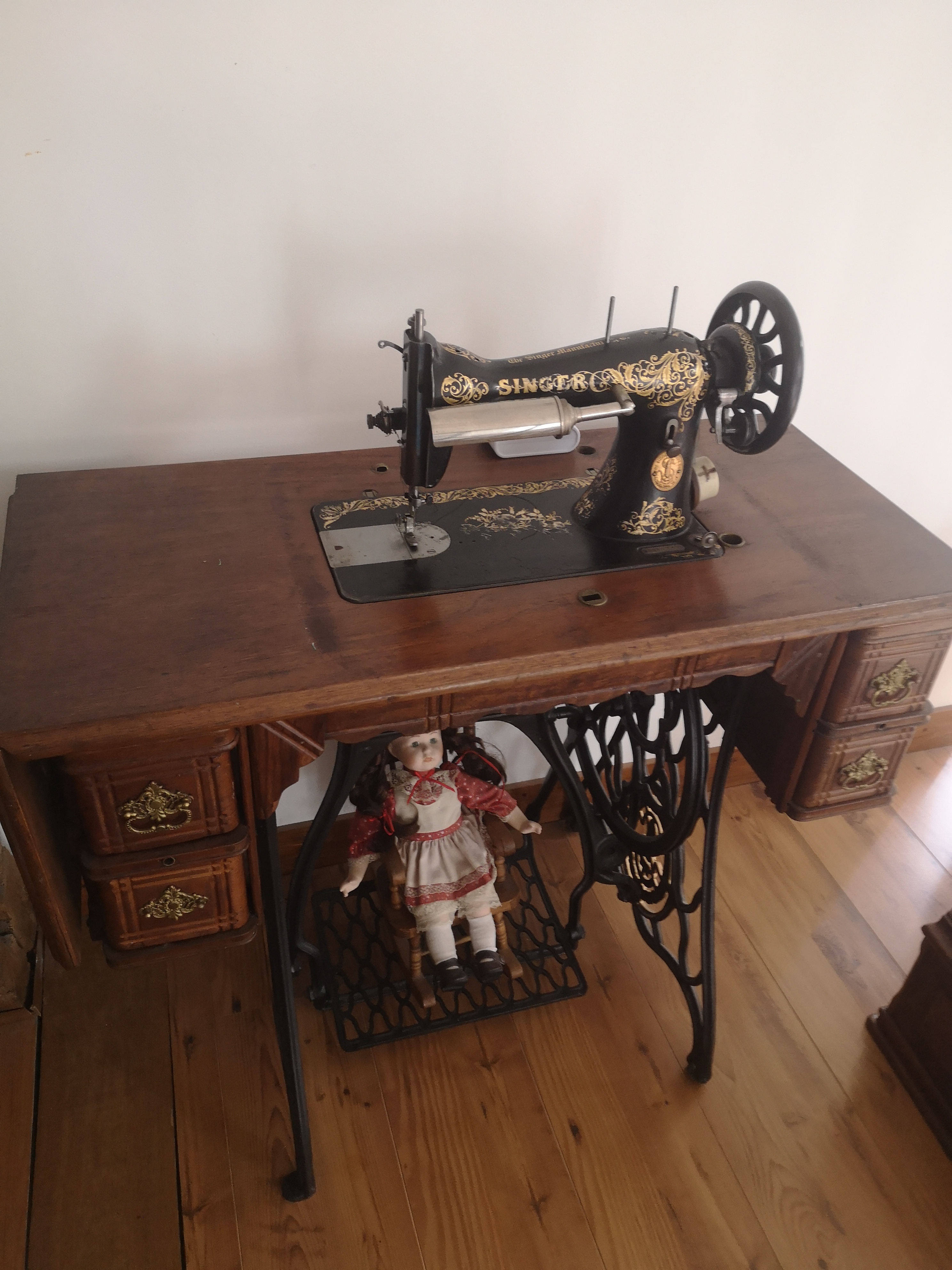 Machine � coudre SINGER 150 B�thines (86)