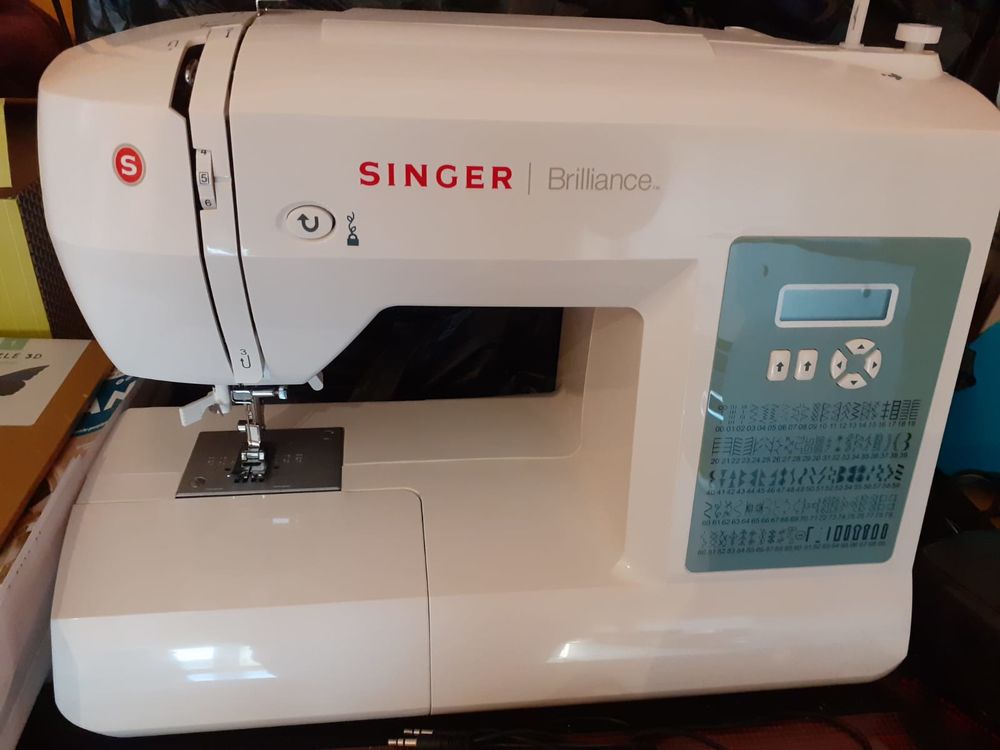 Machine � coudre SINGER Neuve 250 Perpignan (66)