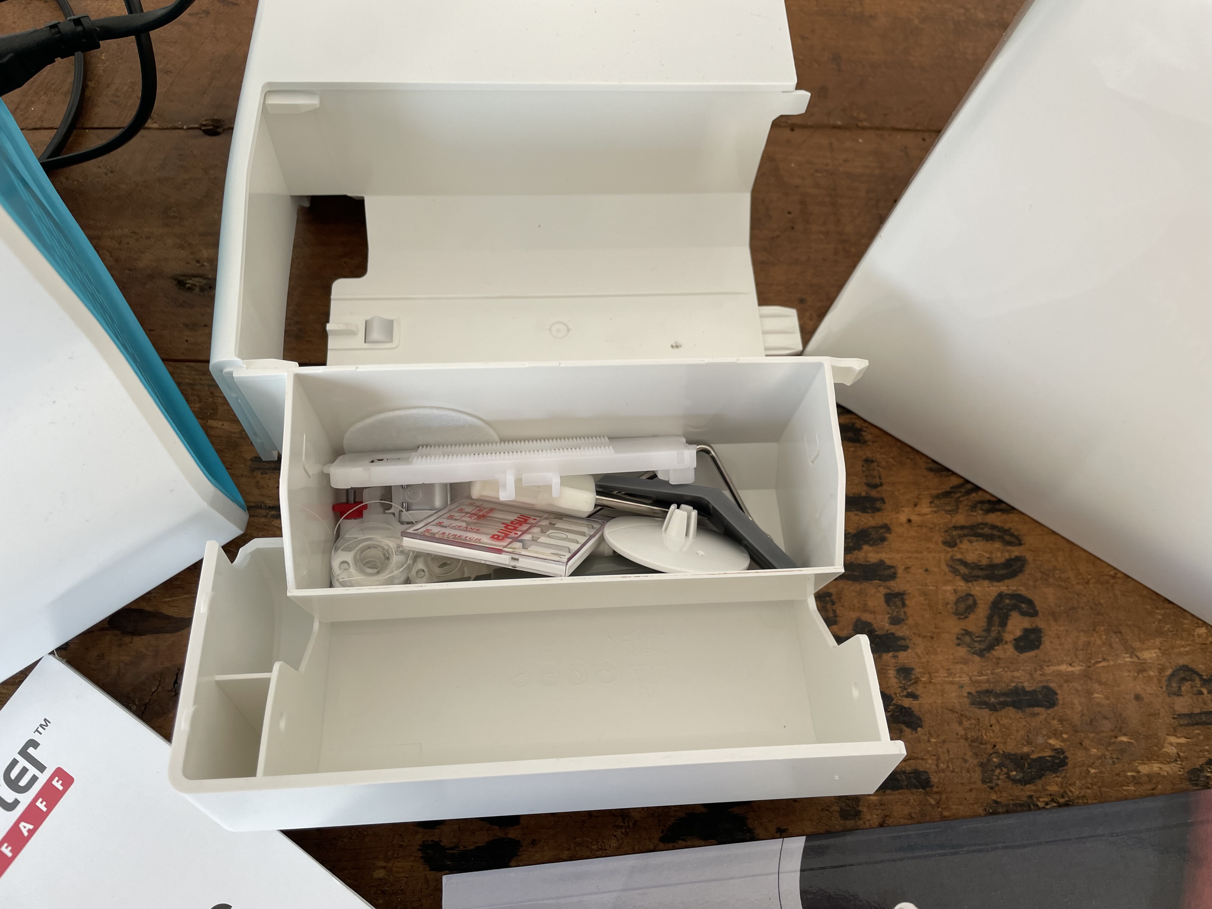 Machine � coudre smarter by pfaff 350 Jaleyrac (15)