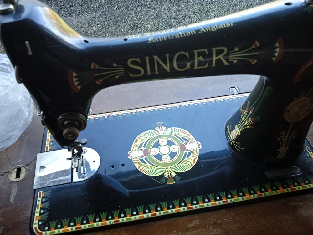 MACHINE A COUDRE VINTAGE 30 Saint-Ou�n-des-Toits (53)