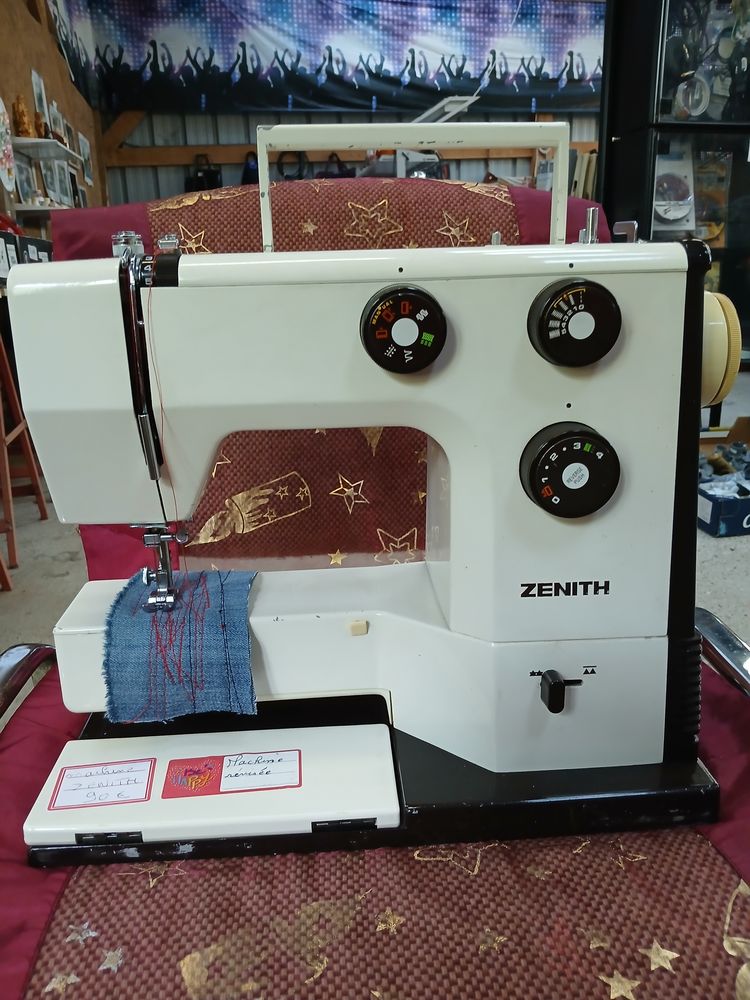 Machine � coudre Zenith mod�le 7000 90 Francastel (60)
