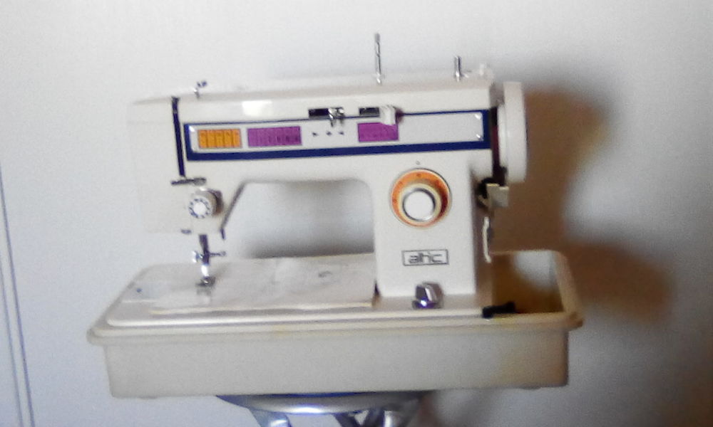Machine � coudre 0 Nantes (44)