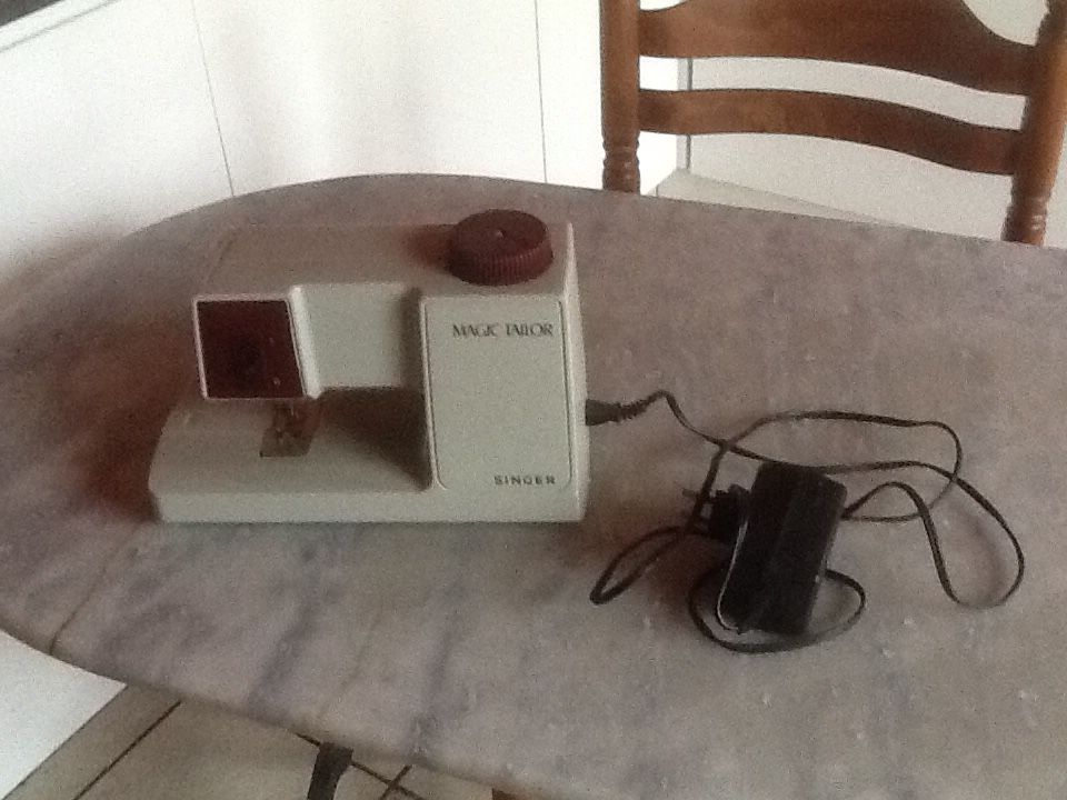 machine �  coudre 10 Varennes-sur-Allier (03)