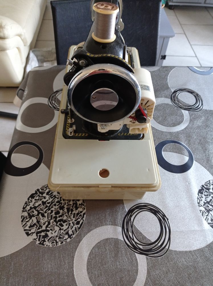 Machine a coudre 0 Nieul-sur-Mer (17)