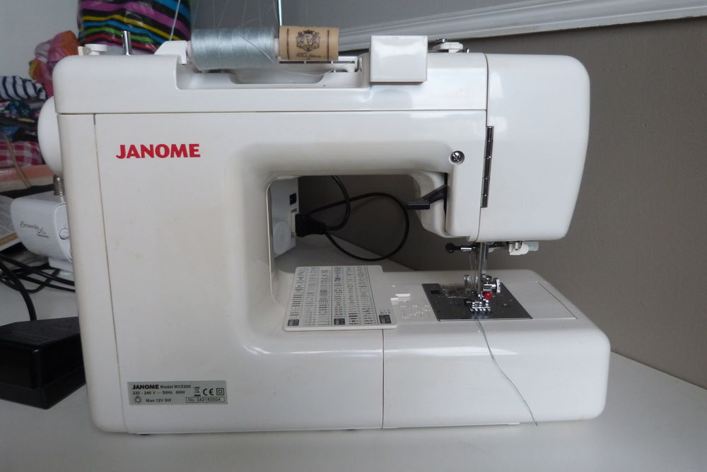 machine � coudre
500 Tence (43)