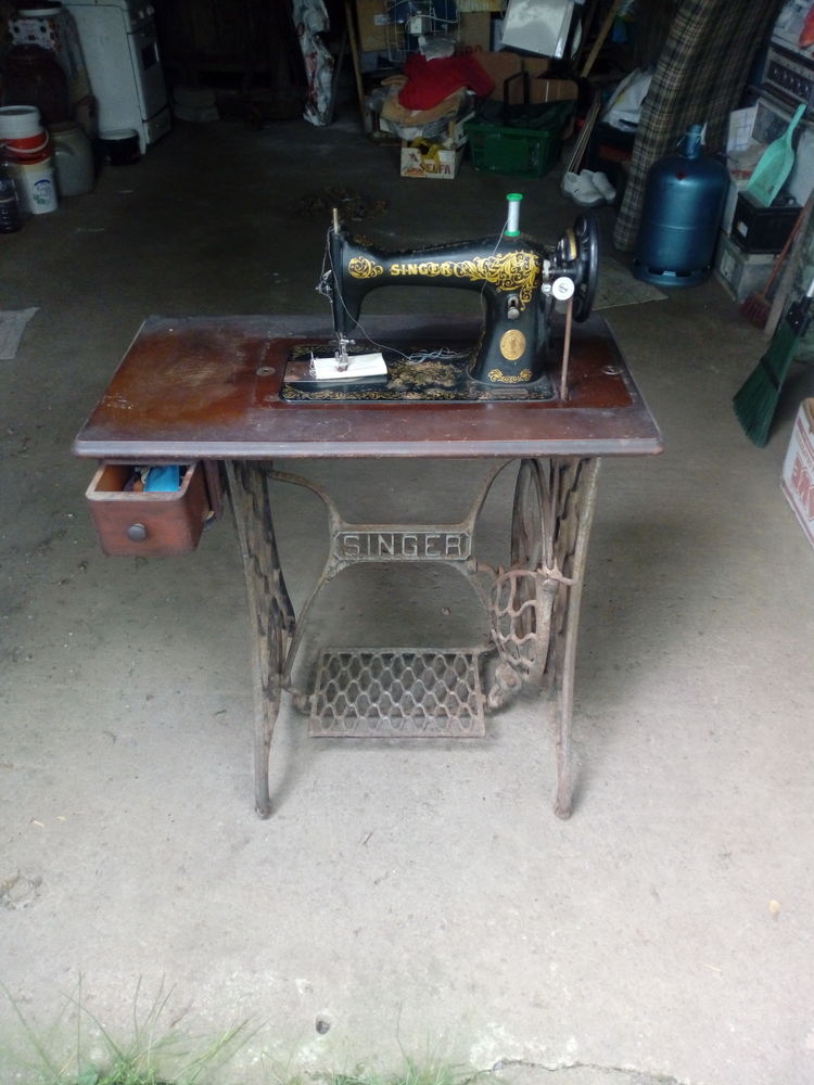 MACHINE � COUDRE 100 La Chapelle-aux-Saints (19)