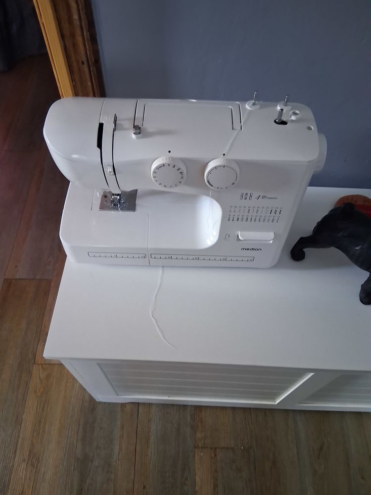 Machine � coudre 110 Castelnau-Rivi�re-Basse (65)