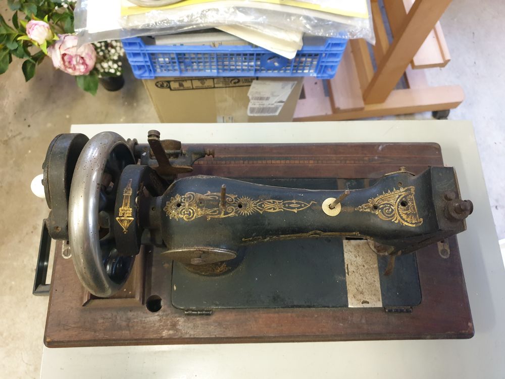 MACHINE A COUDRE
0 Mimet (13)