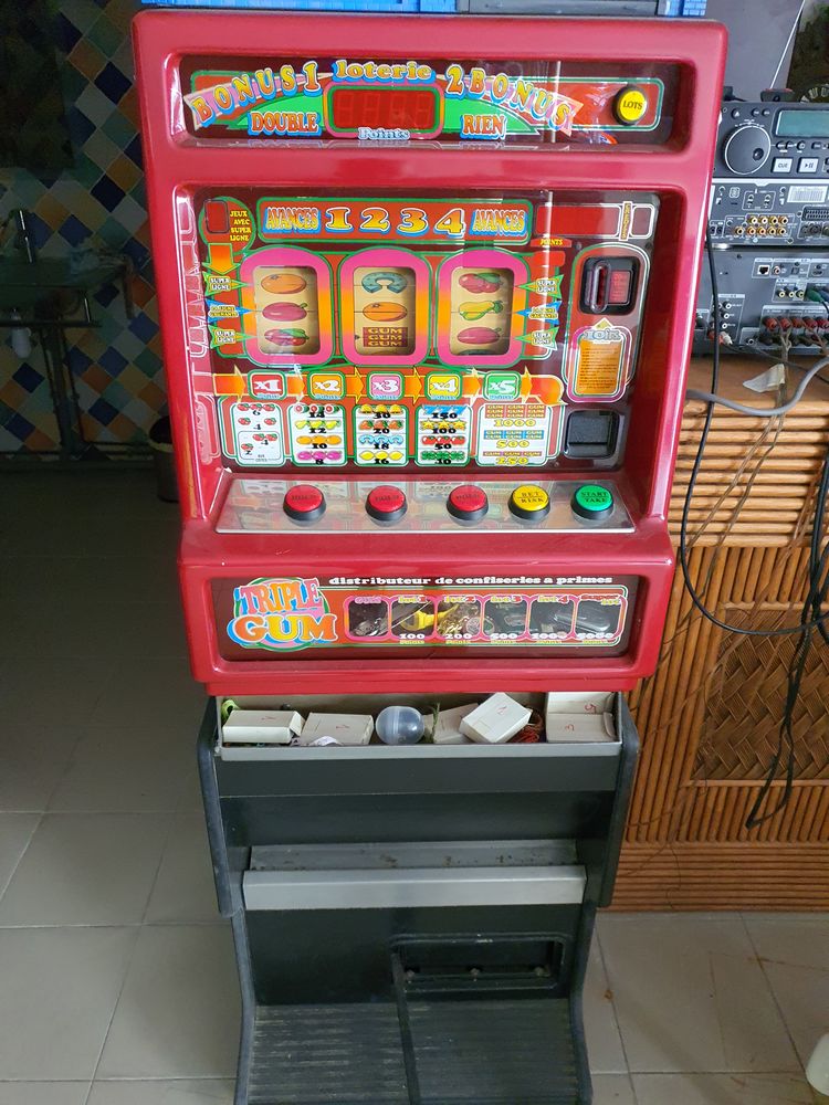 machine distributeur de lots 1900 Nice (06)