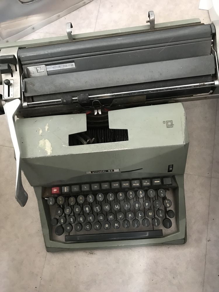 Machine � �crire ancienne 190 Angers (49)