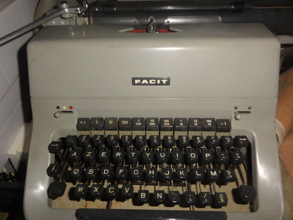 Machine à écrire FACIT (années 50) 29 Clamart (92)
