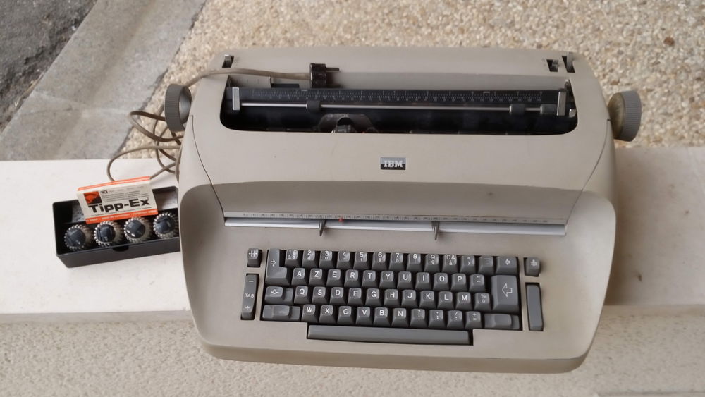 Le Lot  Machine � �crire
IBM
JAPY STYLE 50 Amb�rac (16)