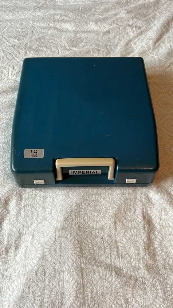 Machine �  Ecrire Liton imperial 203 80 Jumilhac-le-Grand (24)