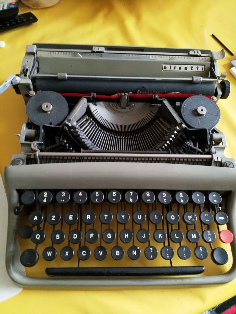 Machine à écrire Olivetti 35 Chartres (28)