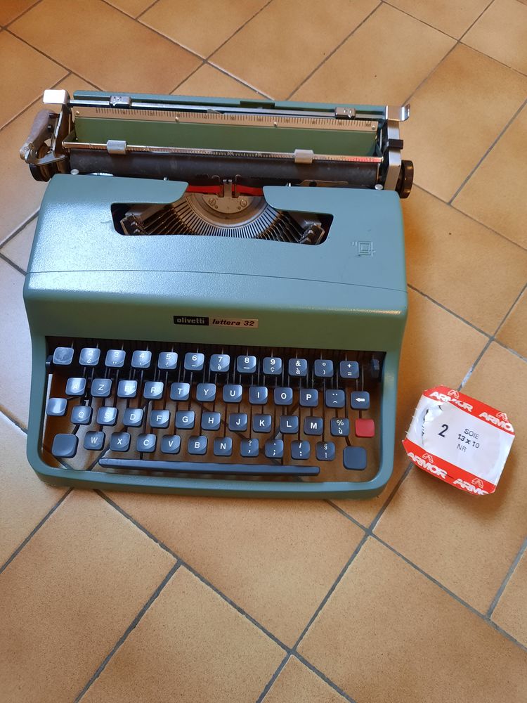 Machine � �crire olivetti 0 Brioude (43)