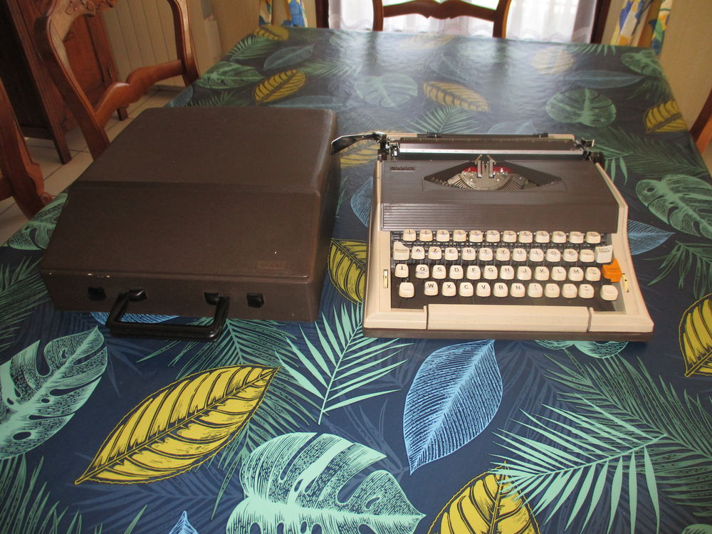 Machine à écrire portative 40 La Teste-de-Buch (33)