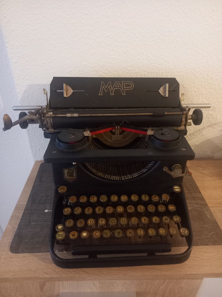 Machine a �crire vintage 180 Saint-Rapha�l (83)