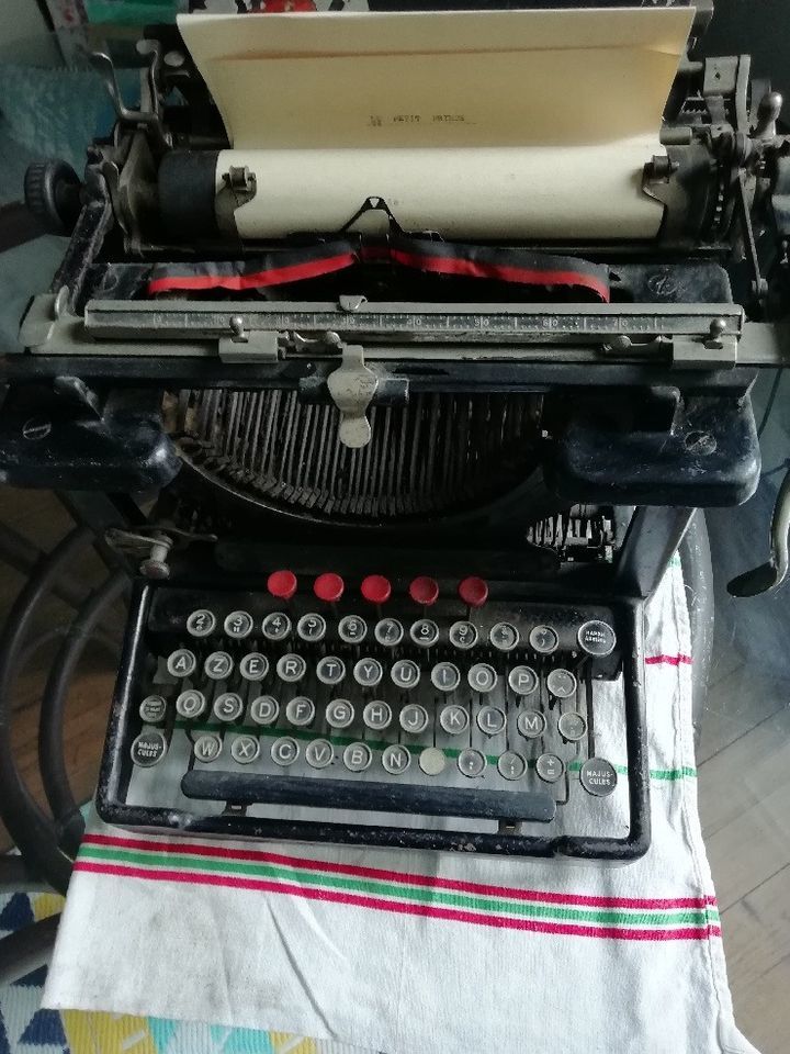 Machine A Ecrire D Occasion Le Bon Coin