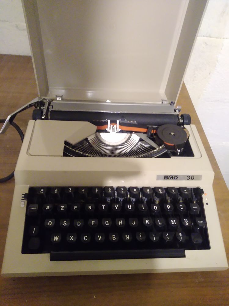 machine a écrire 20 Lacrouzette (81)