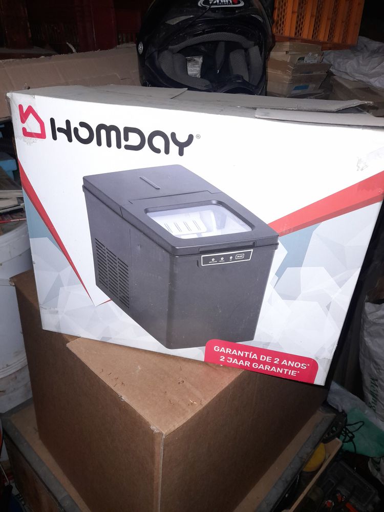 une machine � gla�on 50 Dang�-Saint-Romain (86)