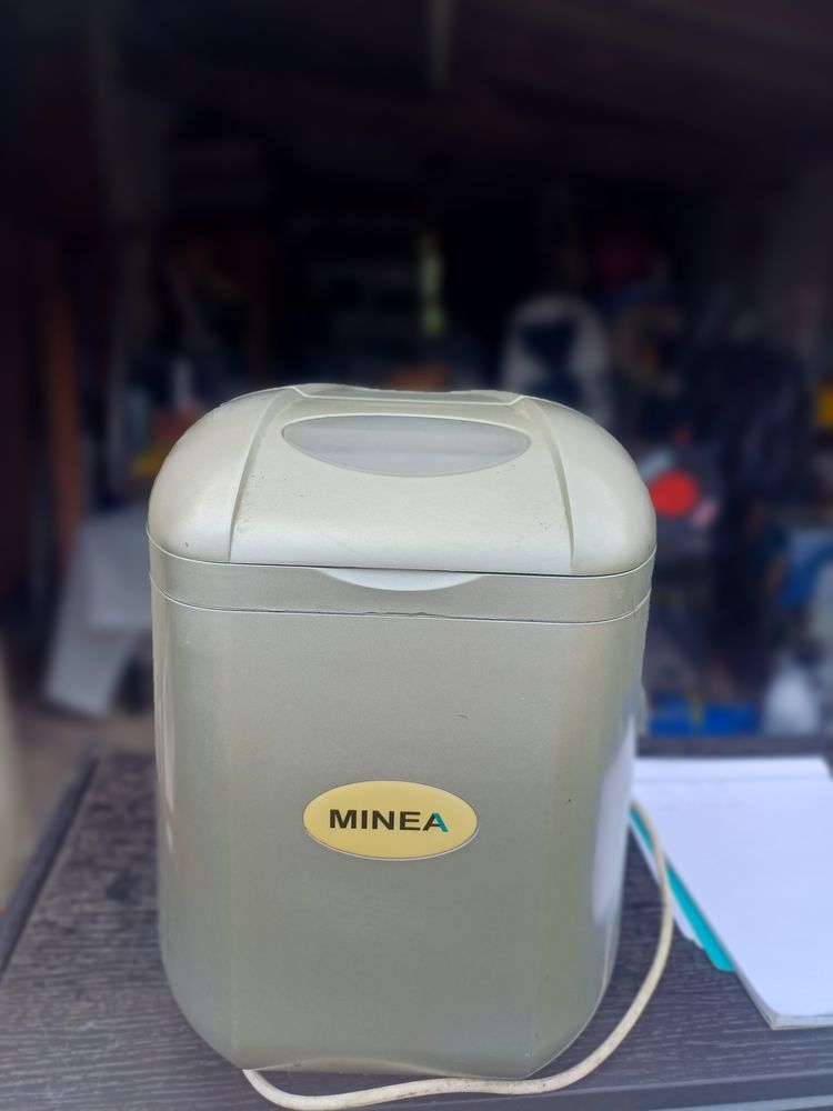 Machine � gla�ons 40 Saint-M�dard-de-Guizi�res (33)