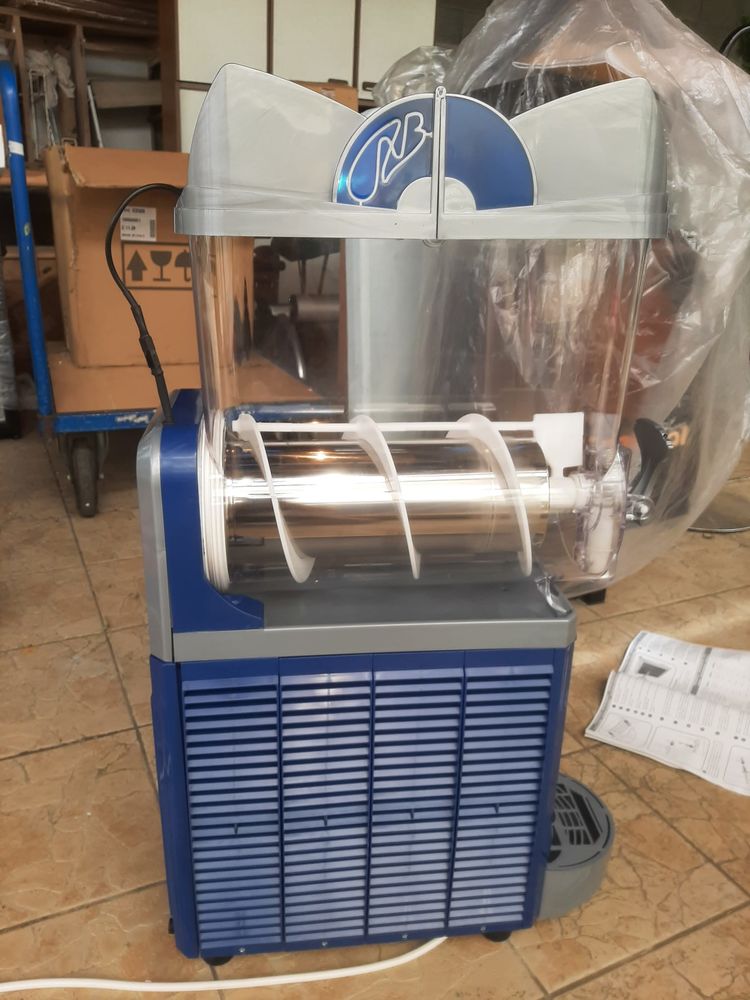 Machine � Granit� 300 Niort (79)