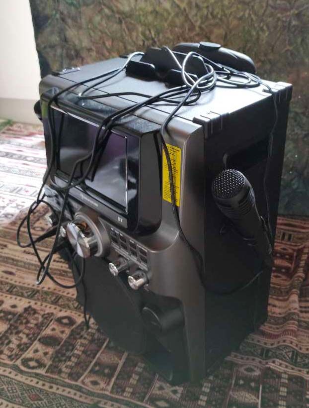 Machine Karaok� portable sur roulettes Lecteur CD Bluetooth 99 Les Abrets (38)