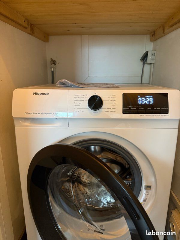 MACHINE A LAVER Hublot Hisense 250 Anse (69)