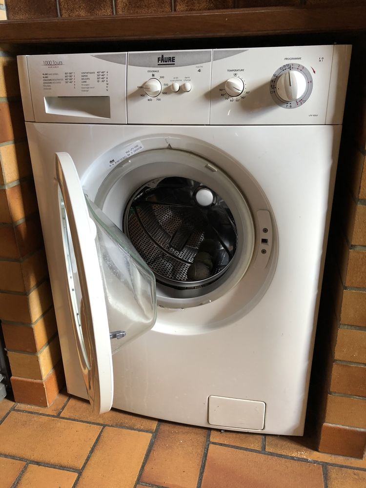 Machine � laver le linge FAURE 0 La Freissinouse (05)