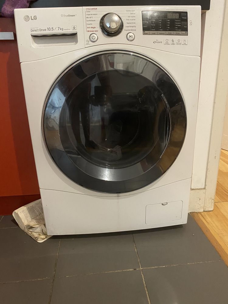 Machine à laver et séchante / 7kg . 
De la marque LG .  450 Marseille 2 (13)