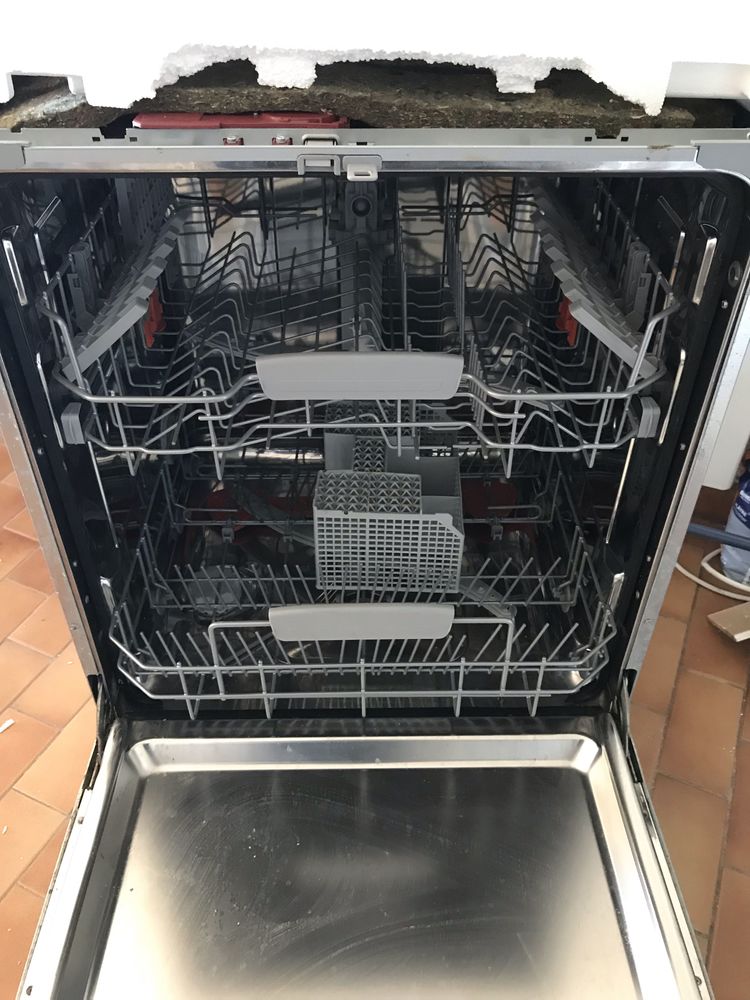 machine �  laver la vaisselle �  encastrer Hotpoint Ariston 150 S�te (34)