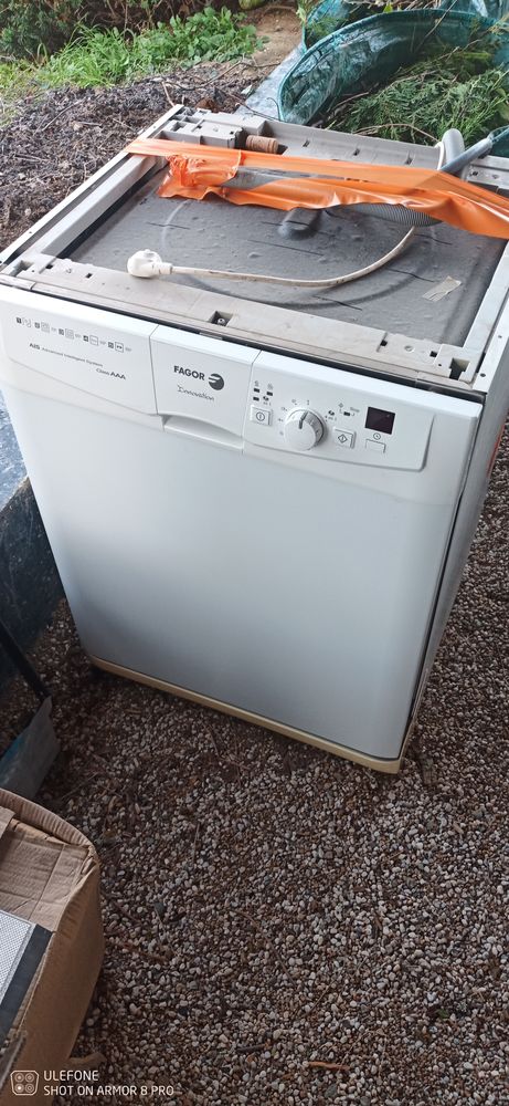 MACHINE � LAVER LA VAISSELLE 40 Vigoulet-Auzil (31)