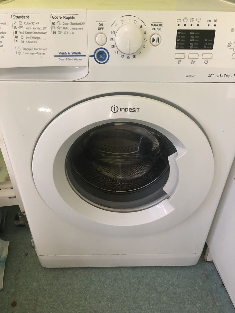 machine à laver . 0 Certines (01)