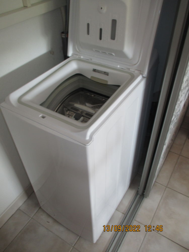 Machine � laver 80 Saint-Cyr-sur-Mer (83)