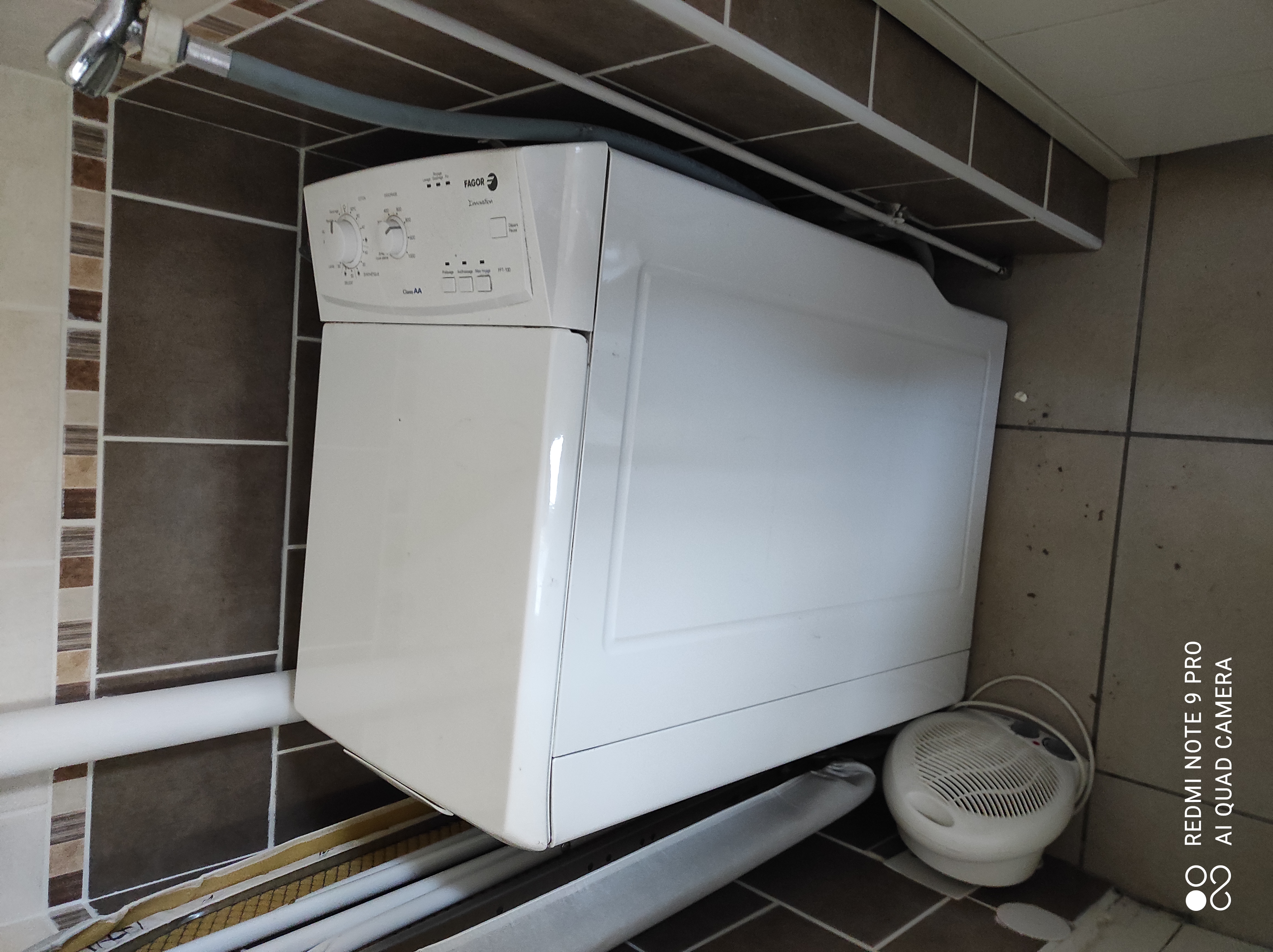 Machine � laver 190 Saint-Genis-Pouilly (01)