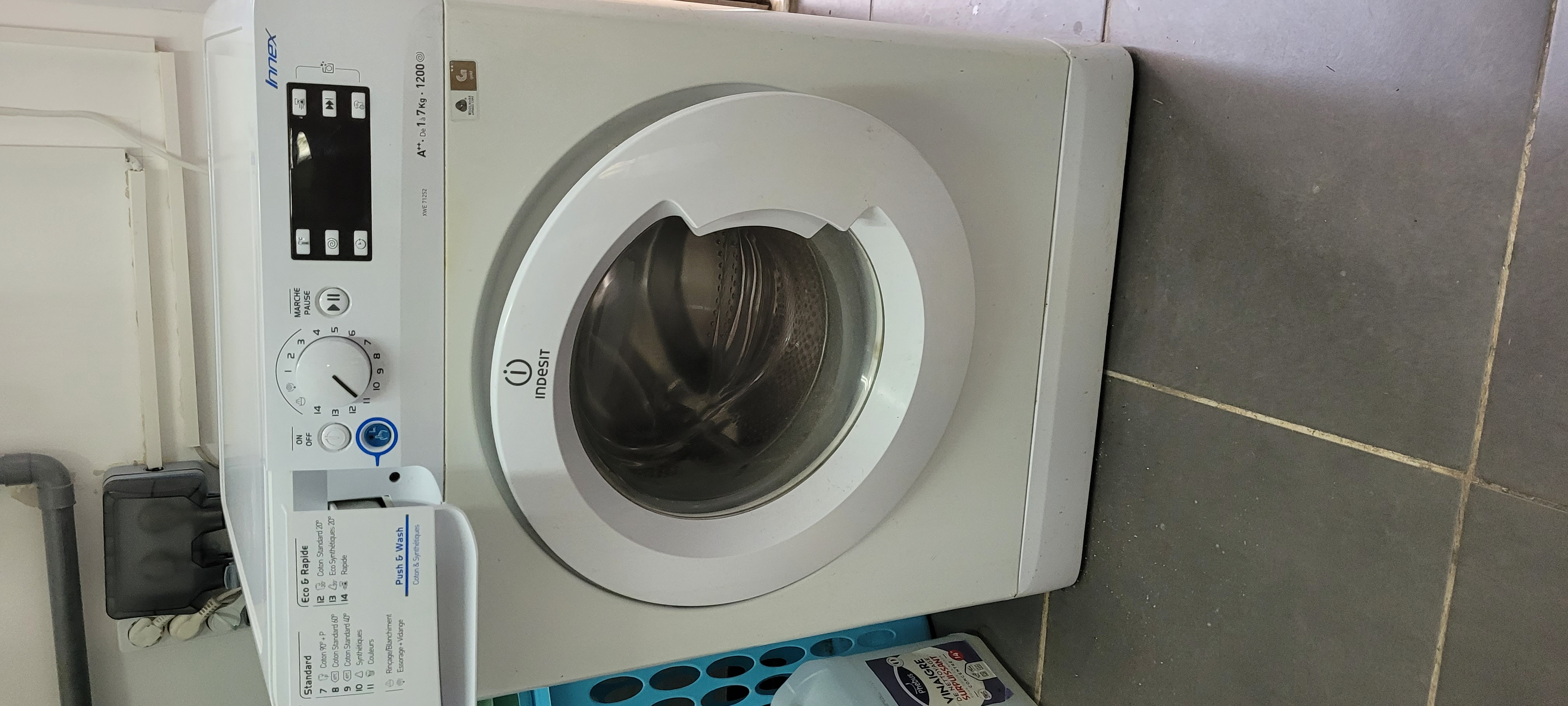 MACHINE A LAVER 100 Cournonterral (34)