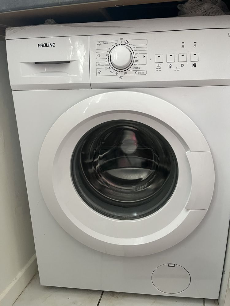 Machine � laver 
100 Paris 9 (75)