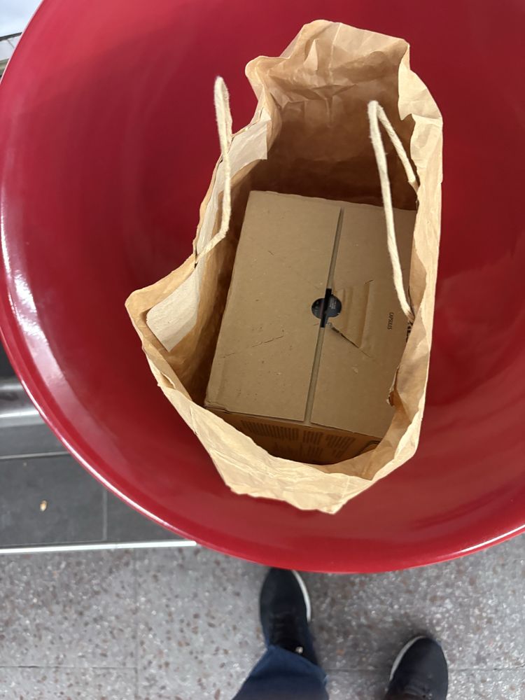 machine Nespresso avec 200  capsules 120 Paris 15 (75)