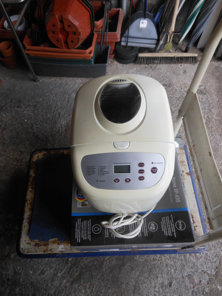 Machine a pain 10 Nantes (44)