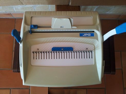 machine � relier les documents 0 Manosque (04)