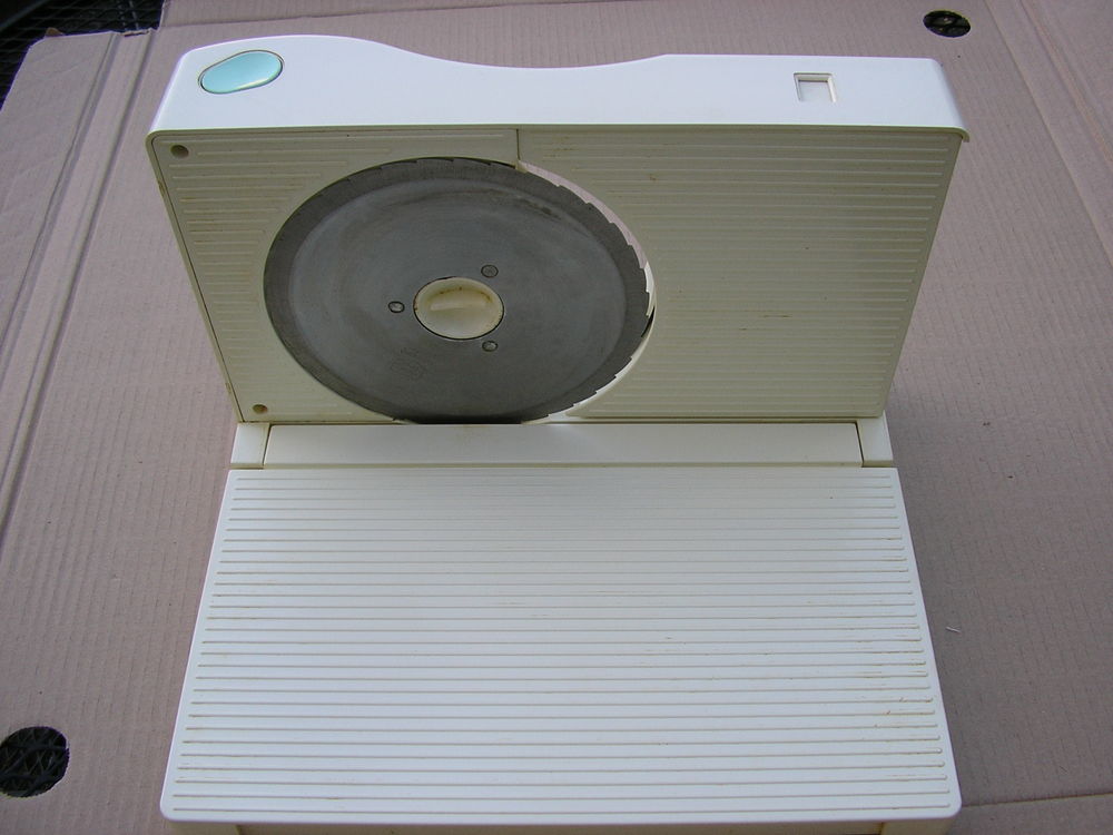 Machine � Trancher 25 N�mes (30)