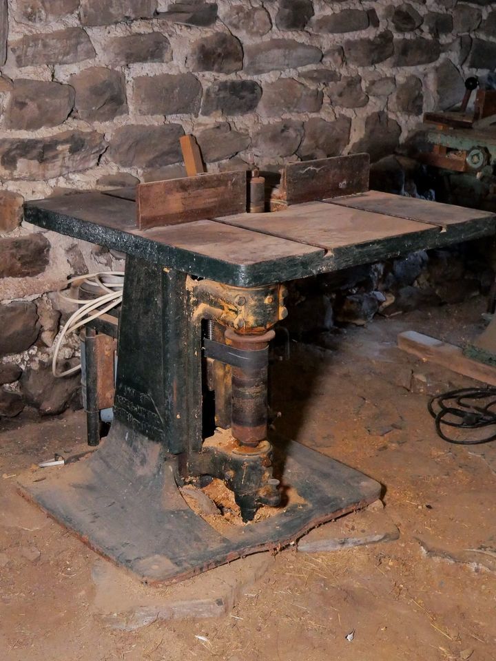 Lot de machines � bois anciennes 1800 Champclause (43)