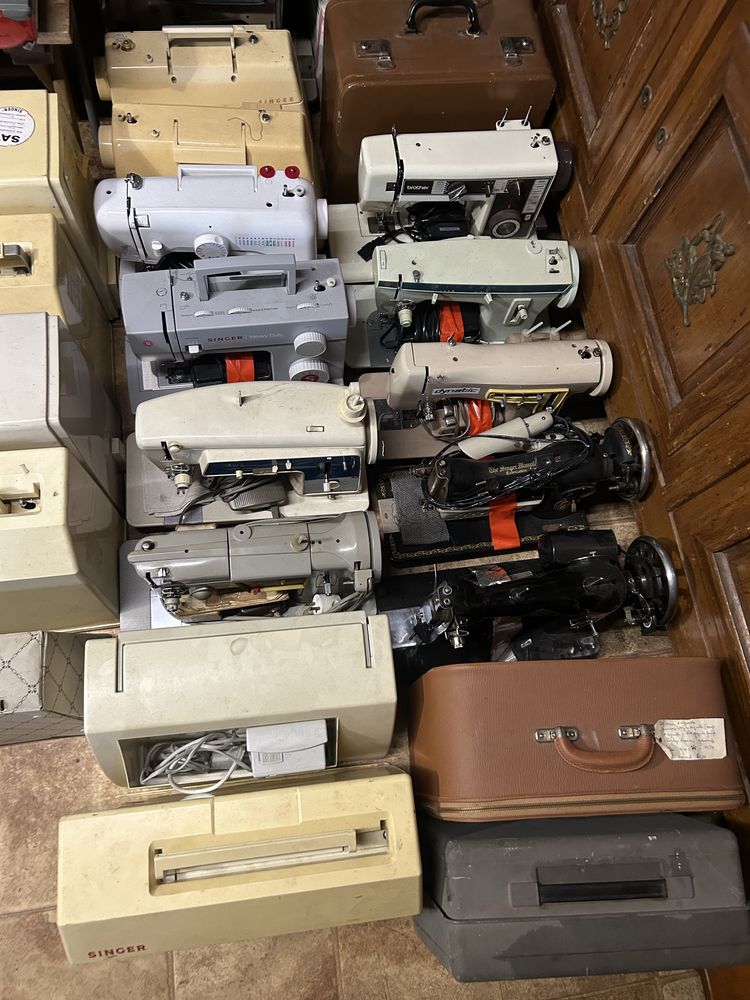 lot de 20 machines �  coudre divers marque en �tat de fonctionnement �lectrique n est pas vendu �  l unit� 30 Mainvilliers (28)