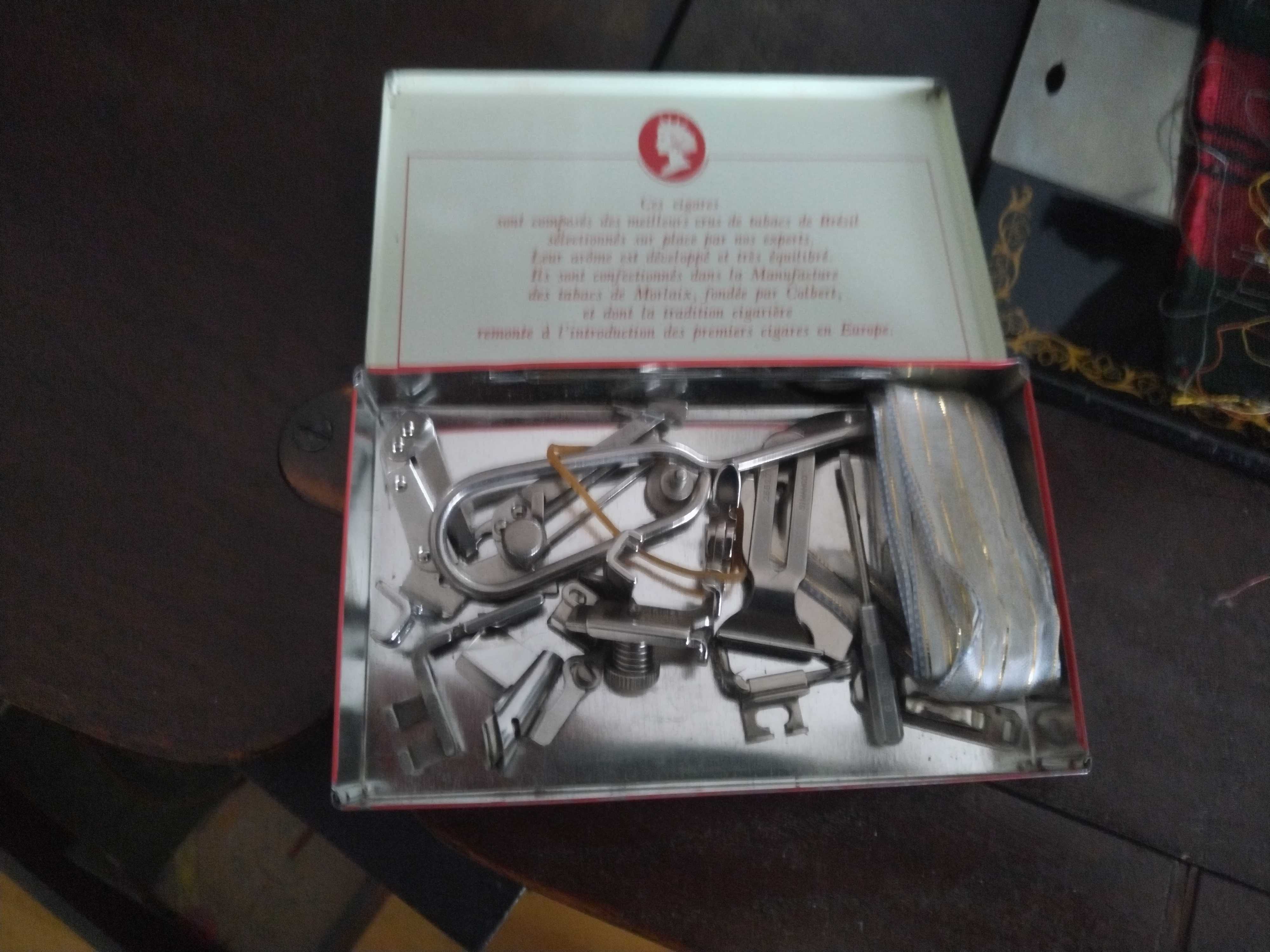 Macine a coudre SINGER en meuble 125 Morangis (91)