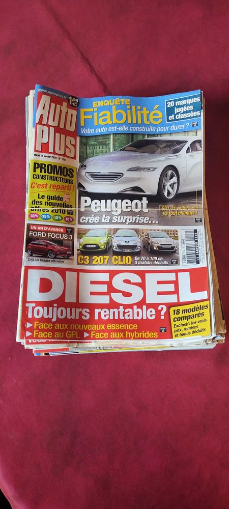 30 magazines auto plus ann�e 2010 15 Avermes (03)