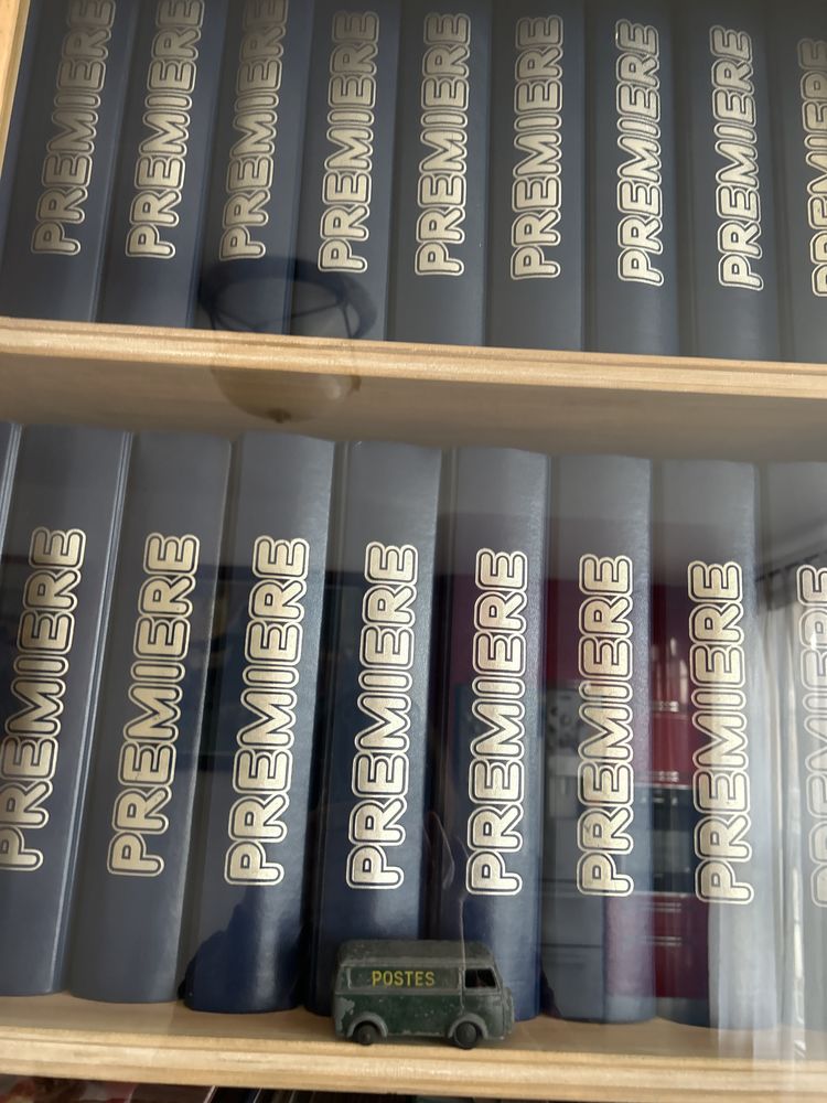 MAGAZINES PREMI�RES 2500 Montreuil (93)