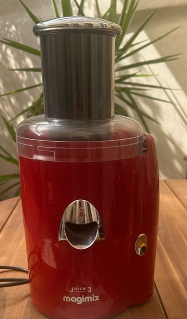 MAGIMIX - JUICE EXPERT 3 
encore sous garantie 150 Marseille 6 (13)